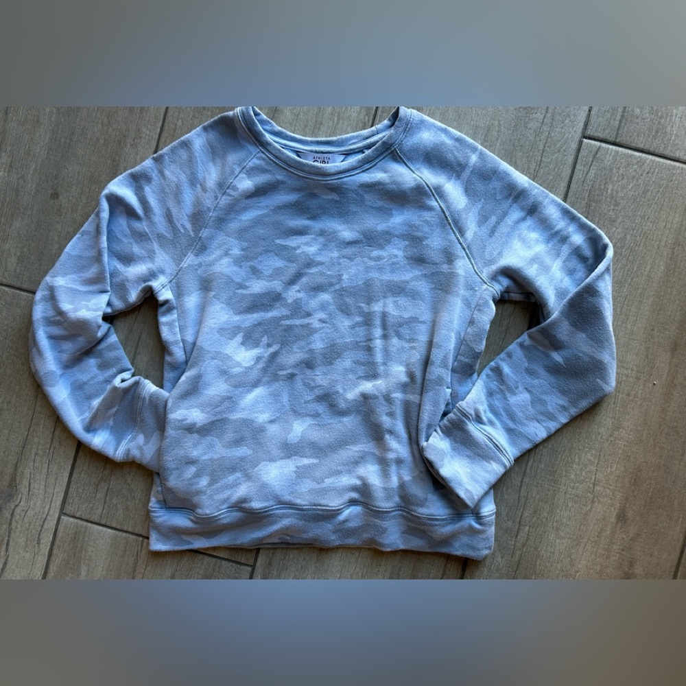 Athleta girl light blue gray camo sweatshirt large 12